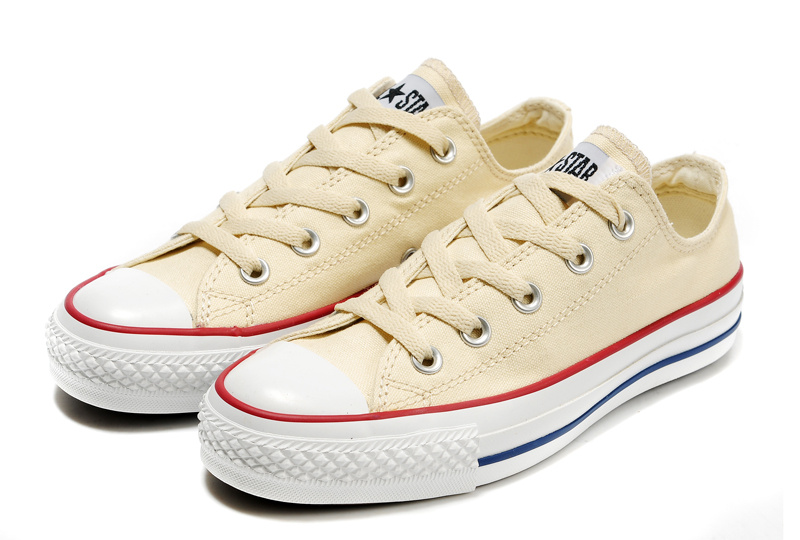 Chaussure Converse Chuck Taylor All Star Classic Basse Femme Beige